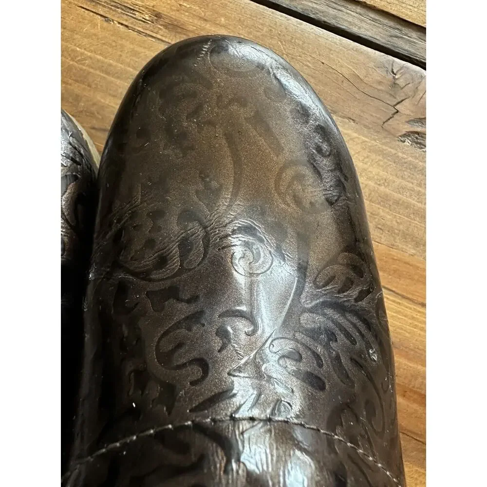 Dansko Embossed Tooled Clogs Slip On Shoes Women’s Size 39 US Size 8.5 Nurse